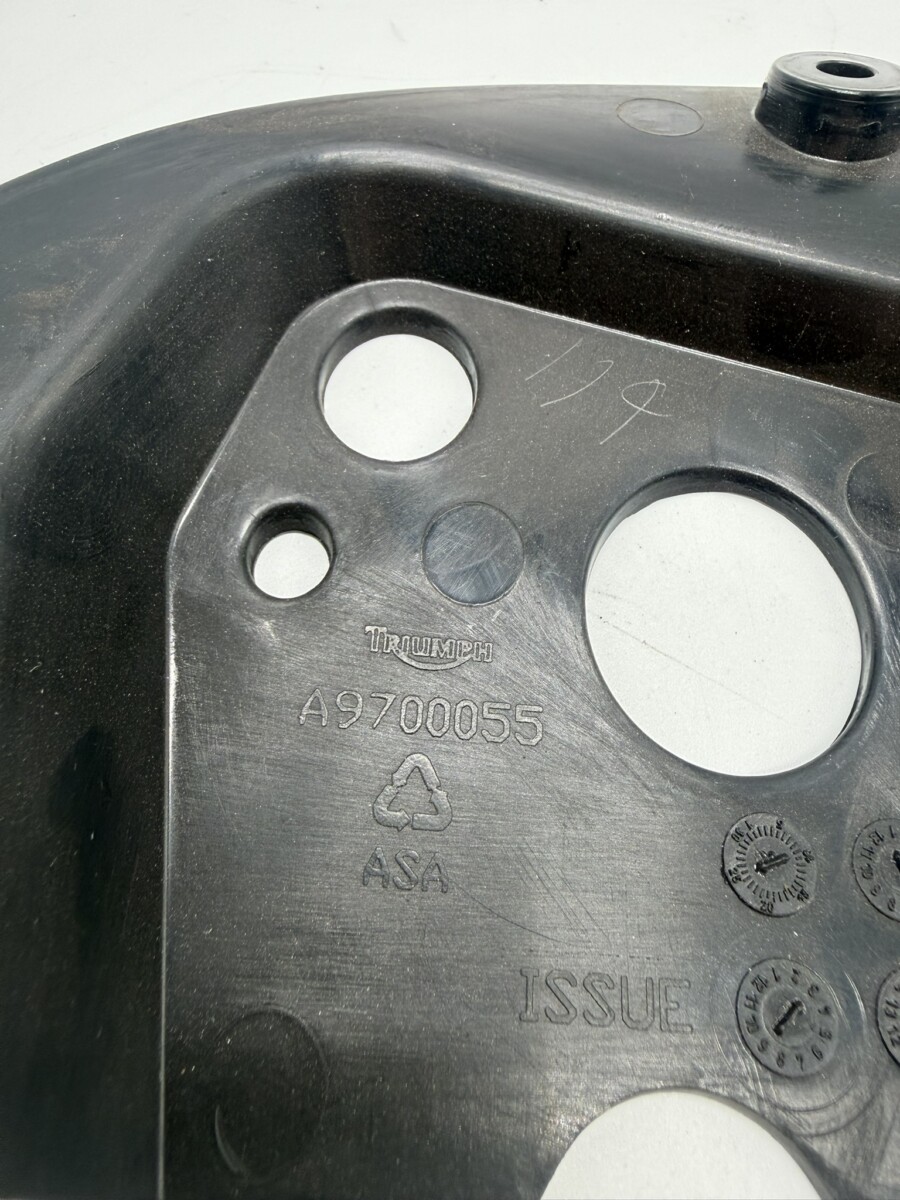 Triumph Speed Triple (R) Flyscreen bevestiging Infill Panel, Flyscreen - Afbeelding 3